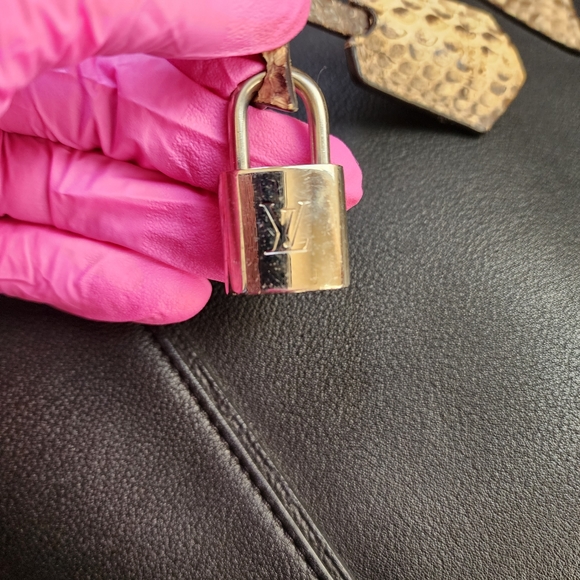 💕 Louis vuitton lockit pm black python - Picture 7 of 10